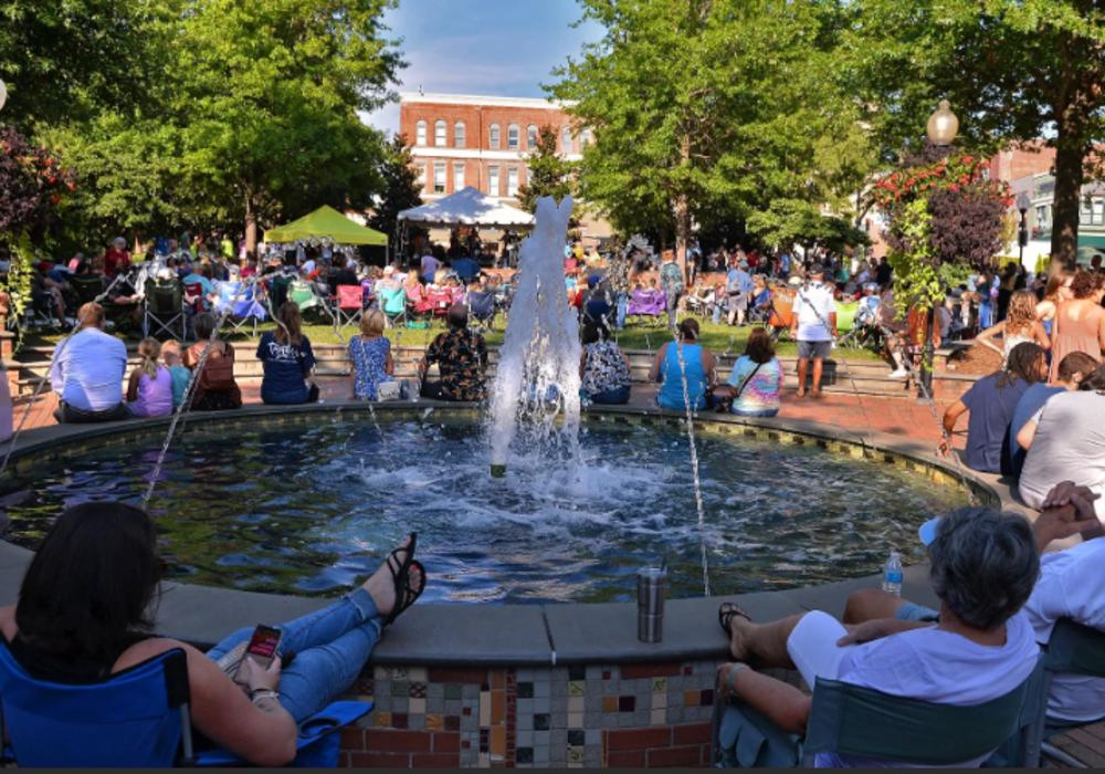 Hub City Farmers' Market: Sundays on Morgan Square